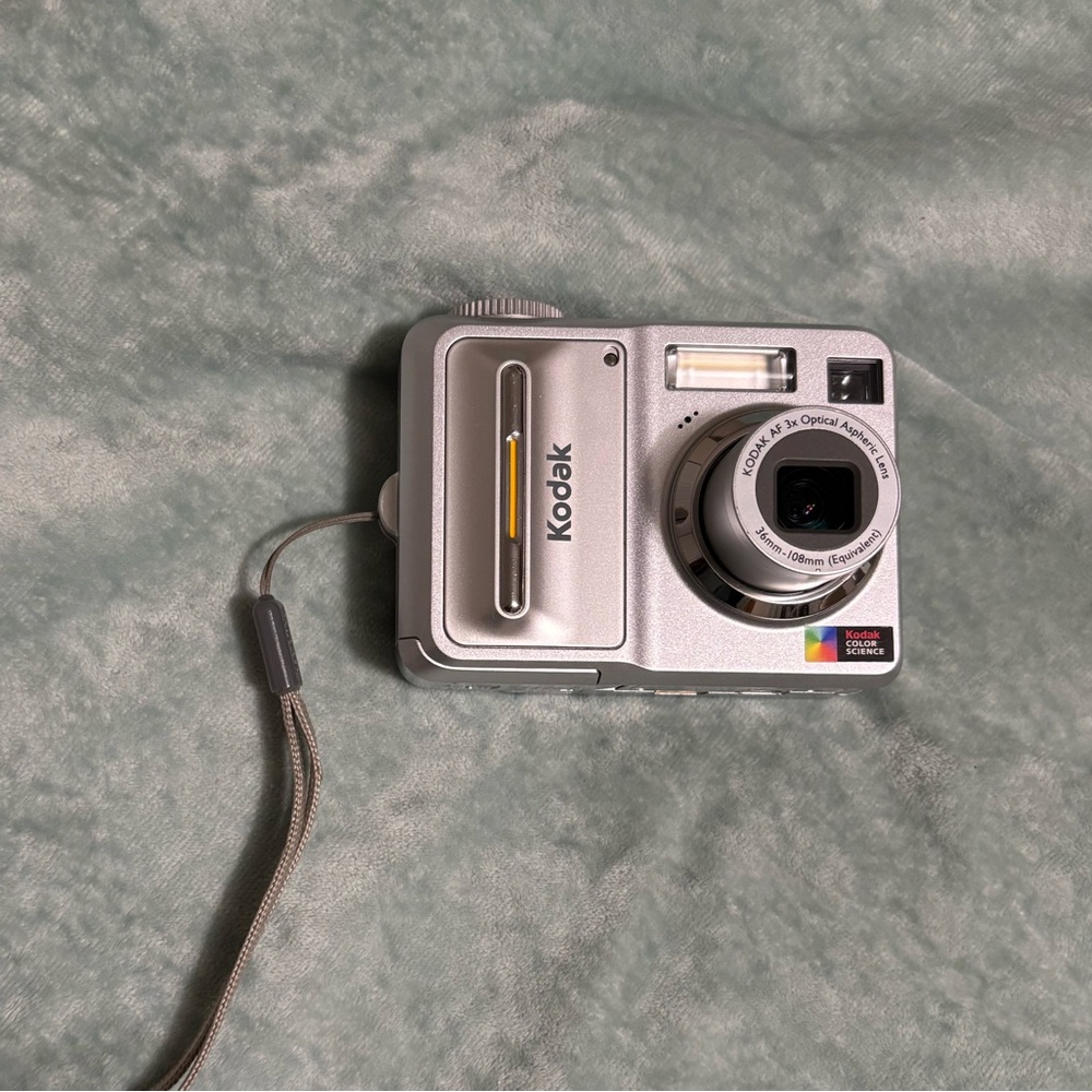 Vintage Kodak Classic Silver Digital Camera